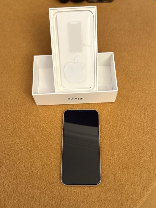 iPhone 11 com 64 GB Branco