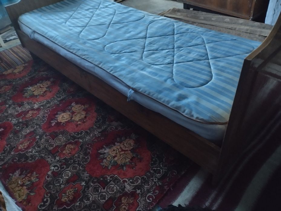 Ліжко односпальне