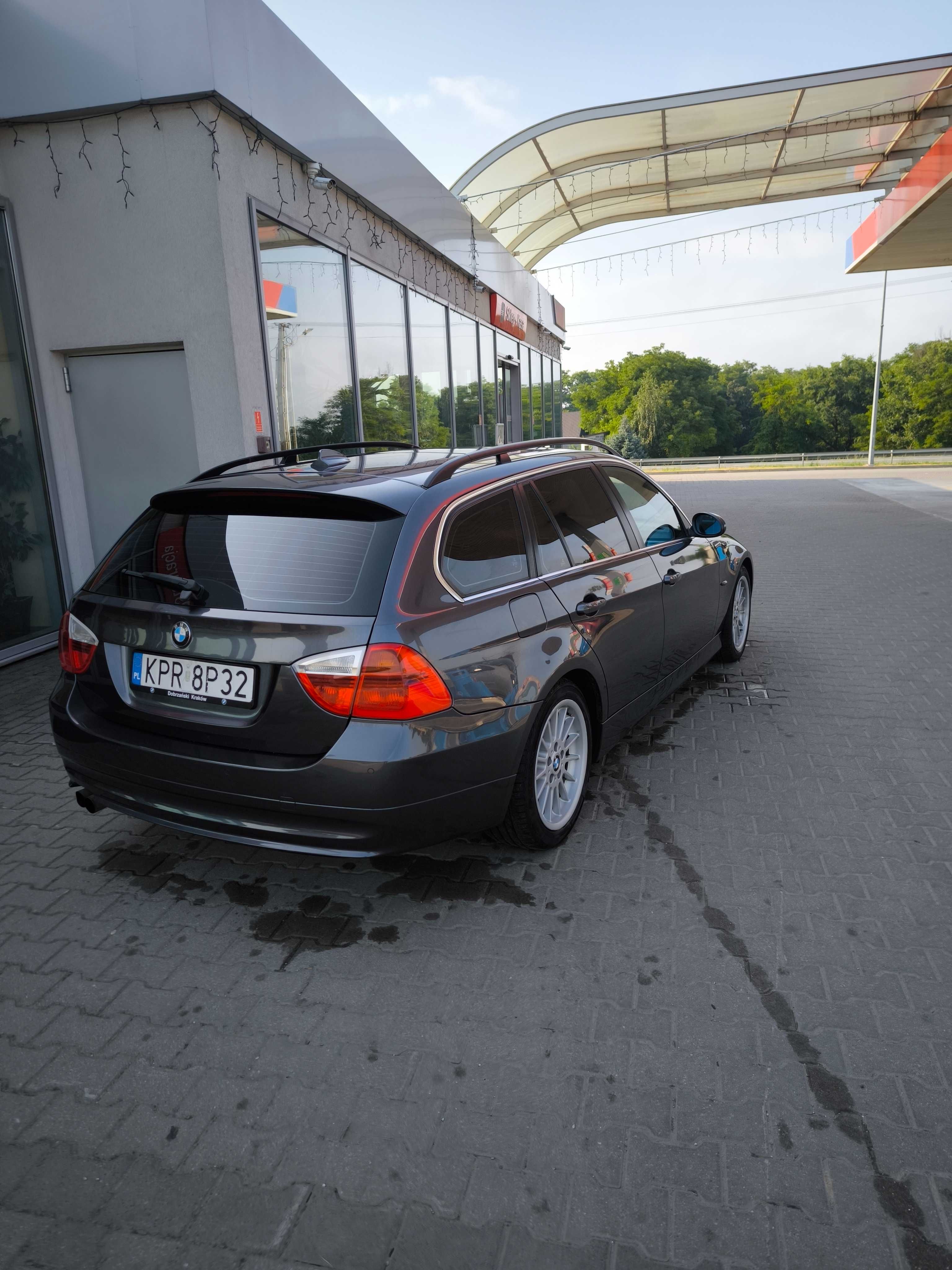 BMW E91 325xi 218km LPG