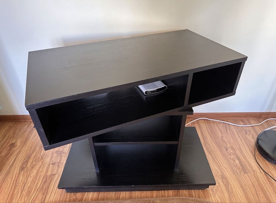 Szafka RTV obrotowa pod telewizor kolor czarny.