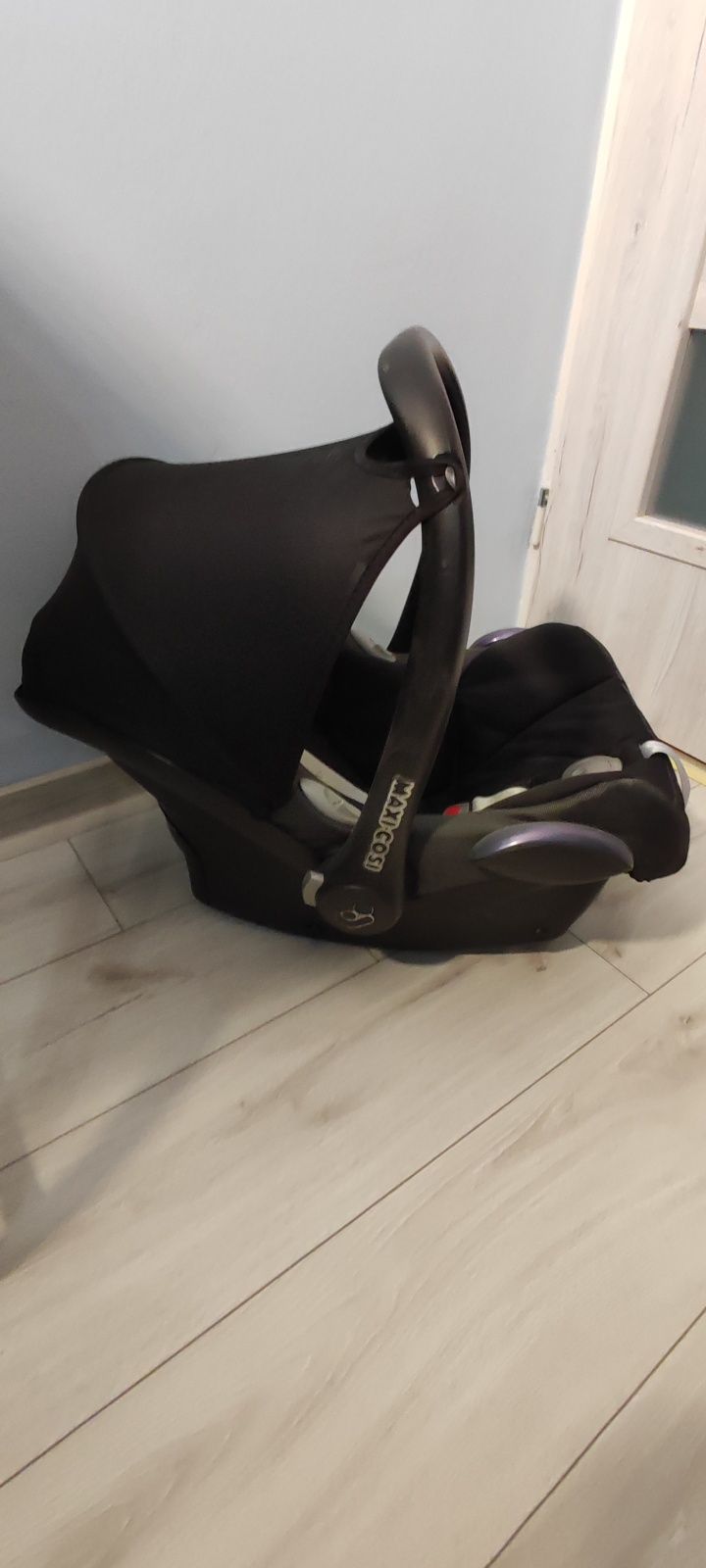 Nosidełko Maxi Cosi ISOFIX z podastawą