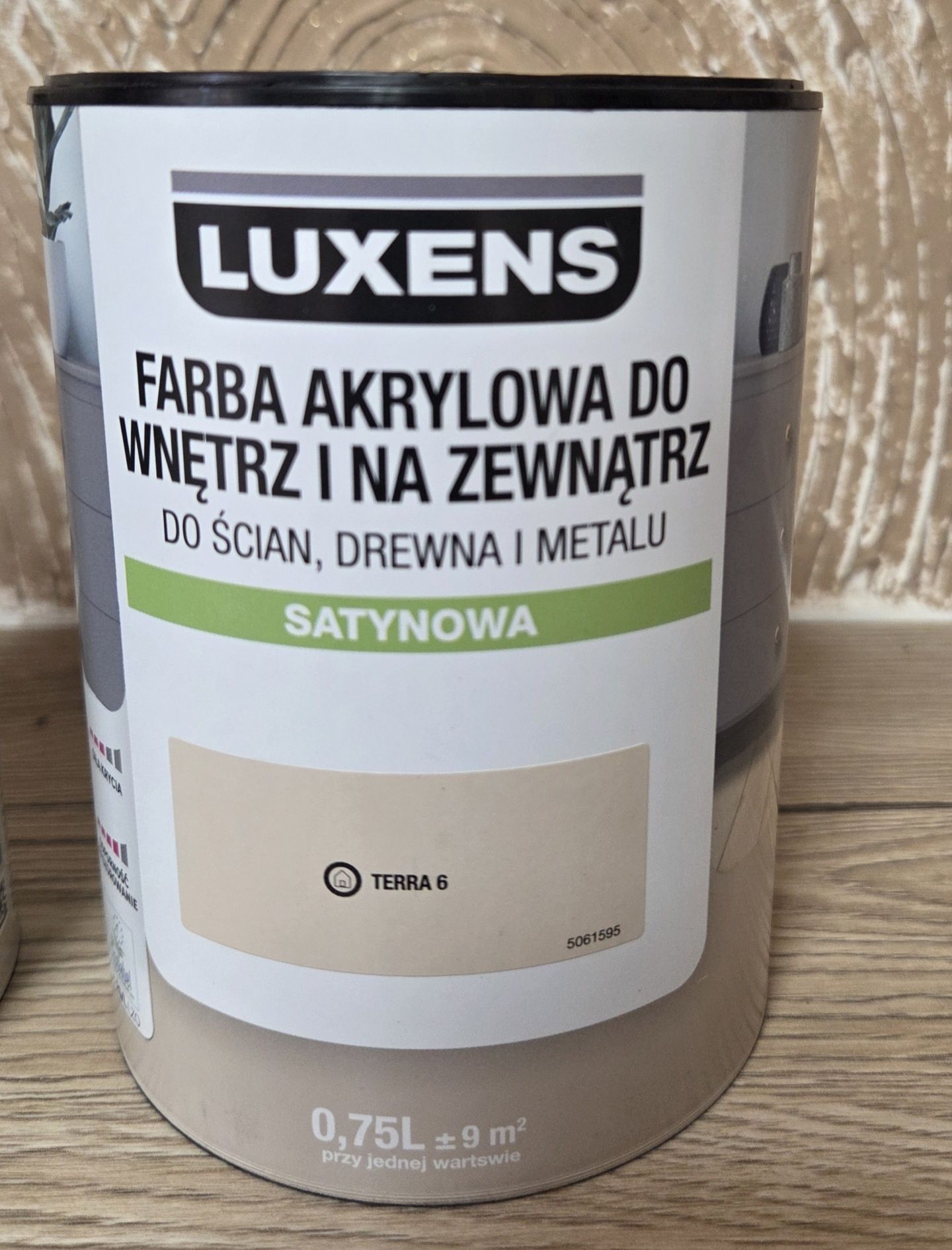 Farba akrylowa do wnetrz i na zewnątrz 3 puszki po 0.75litra