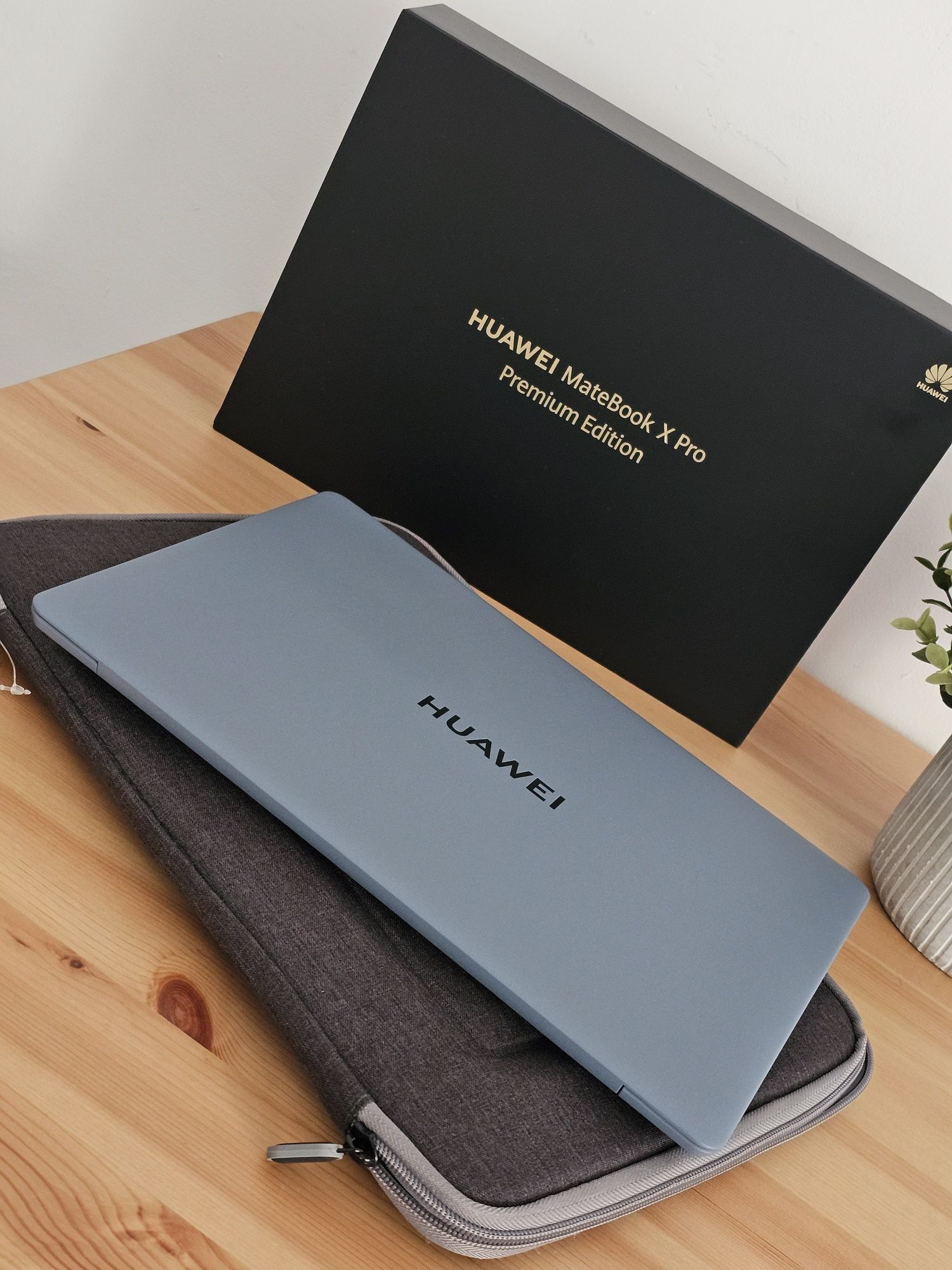 Laptop HUAWEI MateBook X Pro 2024 Premium Edition 32GB / 1TB