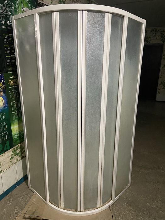 Душова кабінка Равак