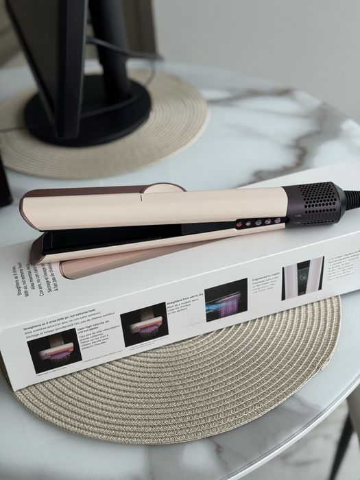 Продам фен-випрямляч для волосся Airstrait