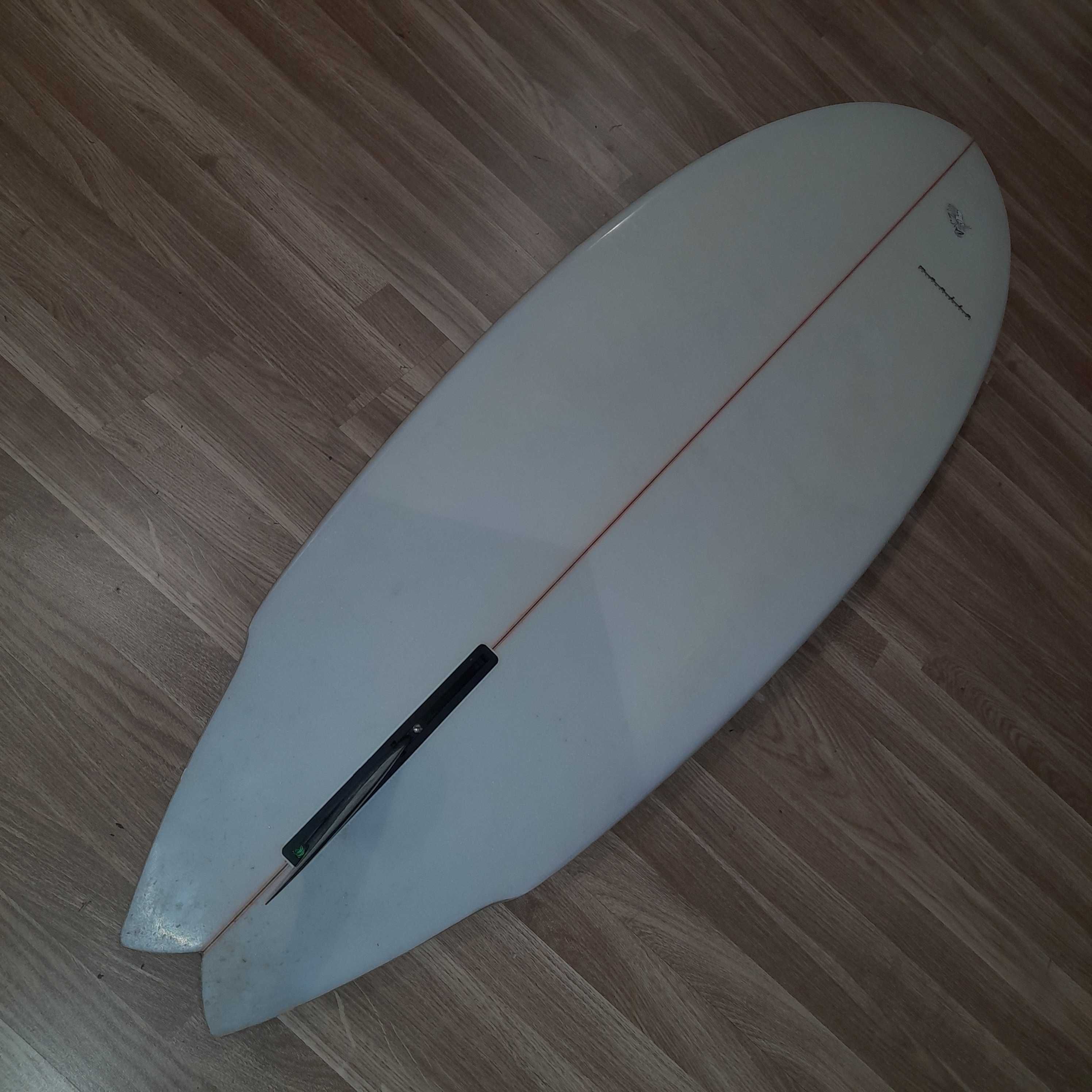 Prancha single fin manila surf designs 6´0´´