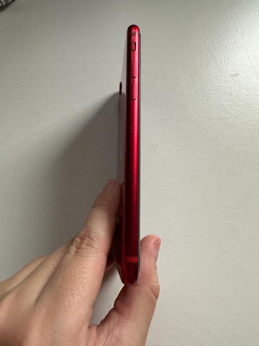 iPhone SE 22 128GB Product Red