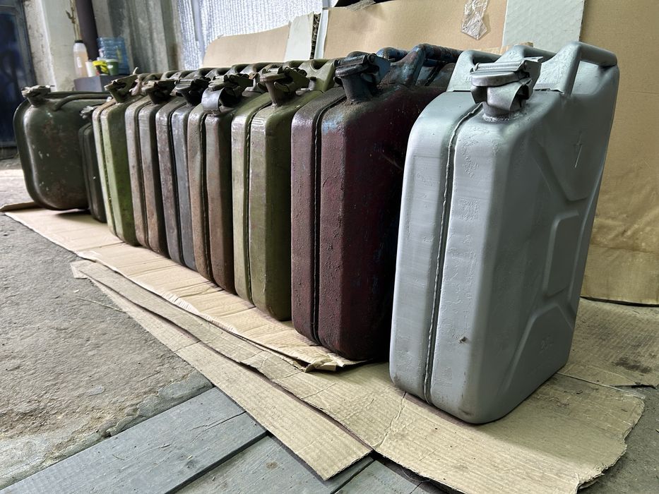 Продам Каністри металеві