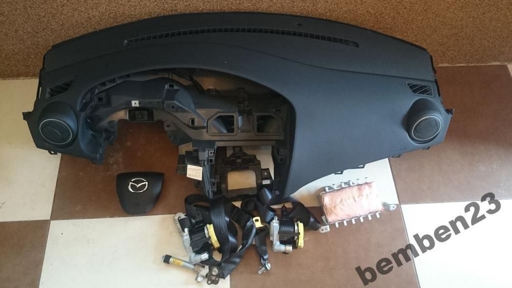MAZDA 3 deska konsola pulpit poduszki airbag pasy