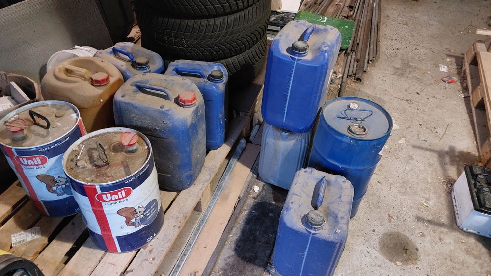 Канистры и бочки для дт или бензина одним лотом