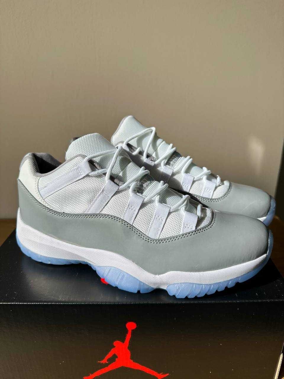 Бомбічні кросівки чоловічі Jordan 11 cement grey low кроссовки мужские