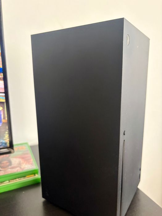 Consola Xbox Series X (1 TB) com caixa