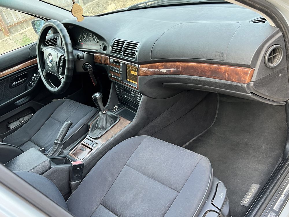 Продам BMW e39, M54 3.0 2001 год Механика