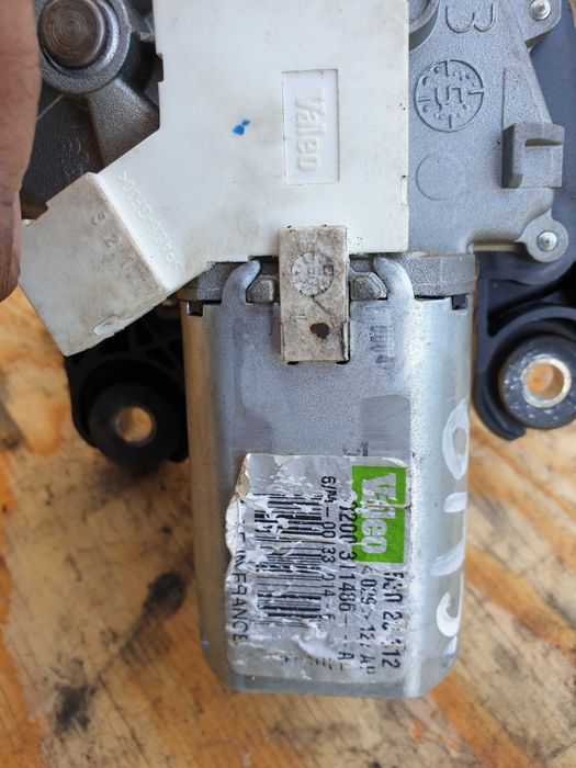 Reno Clio, Modus silniczek wycieraczki tylnej Valeo 820.031.1486