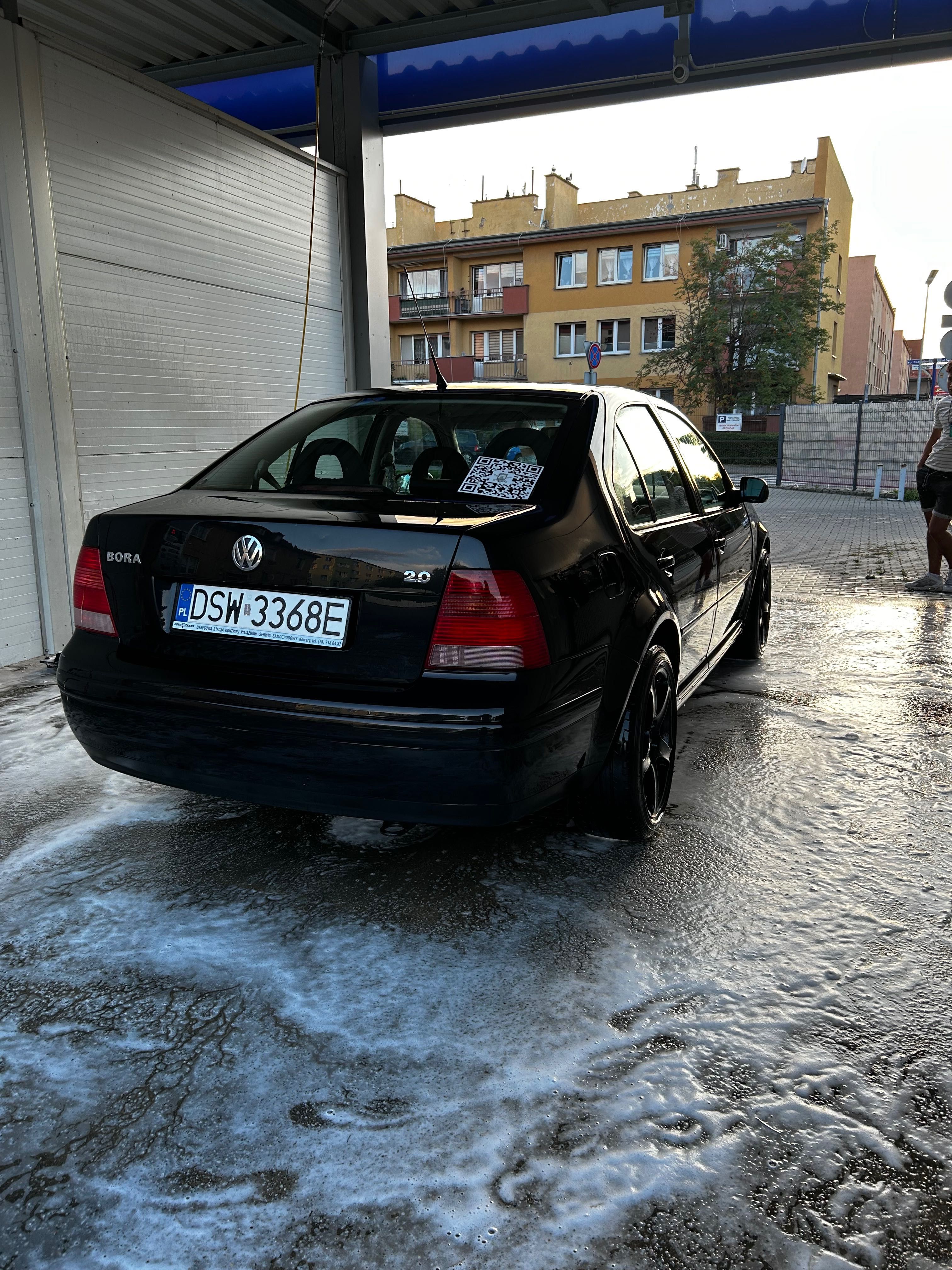 SPRZEDAM . Volkswagen Bora 2.0 , 2001 , 115 KM . LPG do 2034r