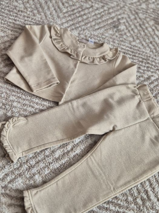 Костюм для дівчинки від бренду Chicco