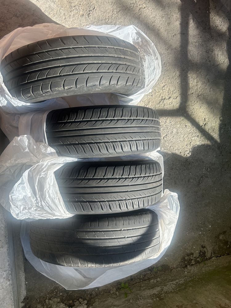 Продам диски з шинами , r15 орегінал