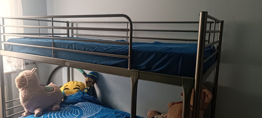 Łóżko piętrowe metalowe