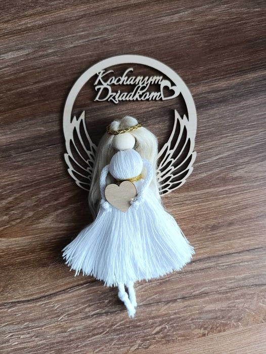 Aniołki na dzień babci i dziadka obręcze drewniane serduszka prezent