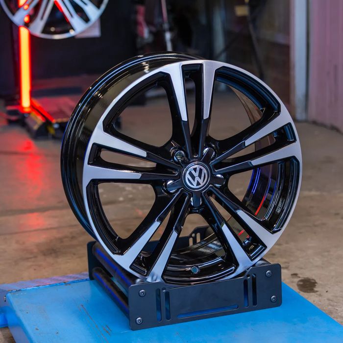 NOWE ORYGINALNE Felgi / Koła 18" - Volkswagen Golf Touran Passat T-Roc