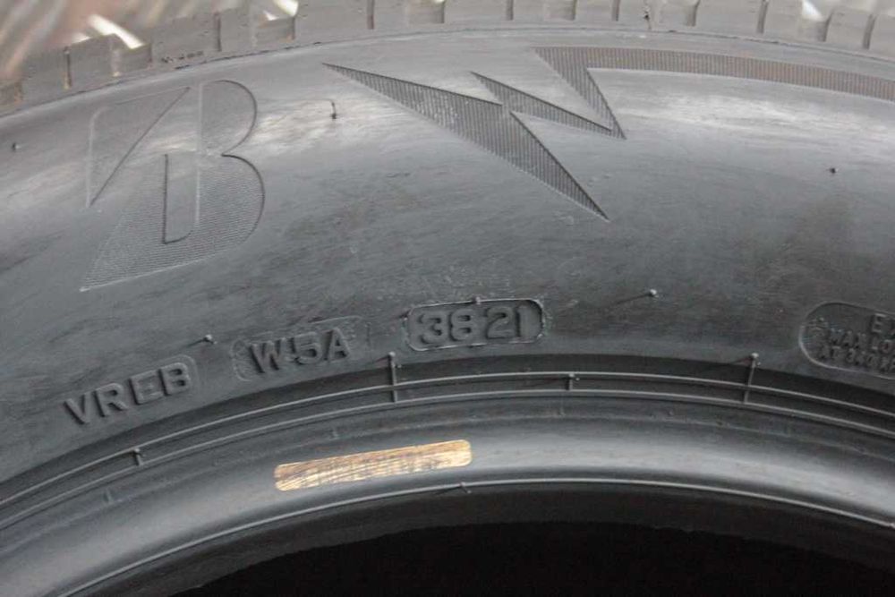 255/55/19 Bridgestone Blizzak LM 005 255/55 R19 111V 2021r