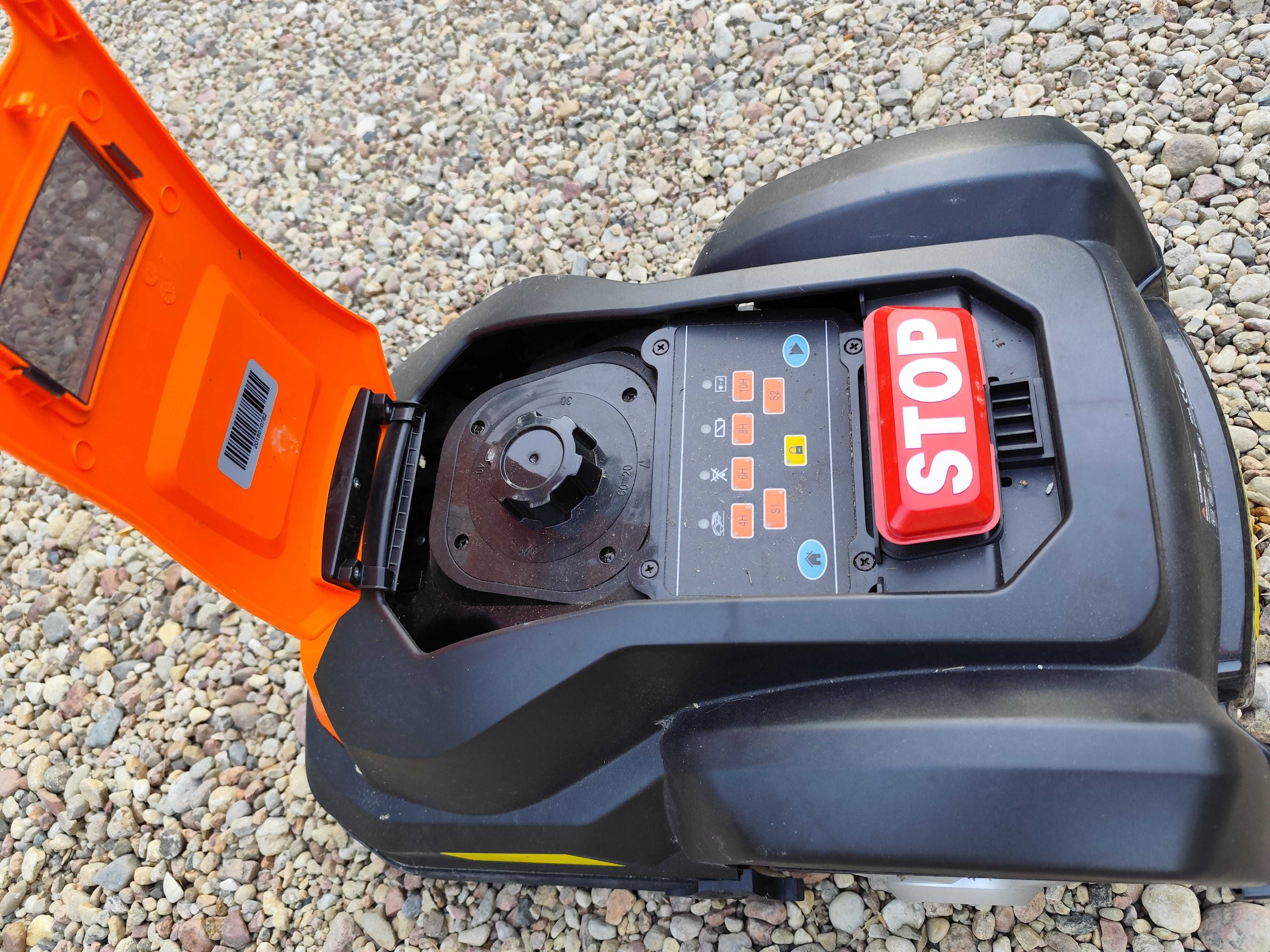 Robot koszący Yard force SA500ECO szer. koszenia 30 cm
