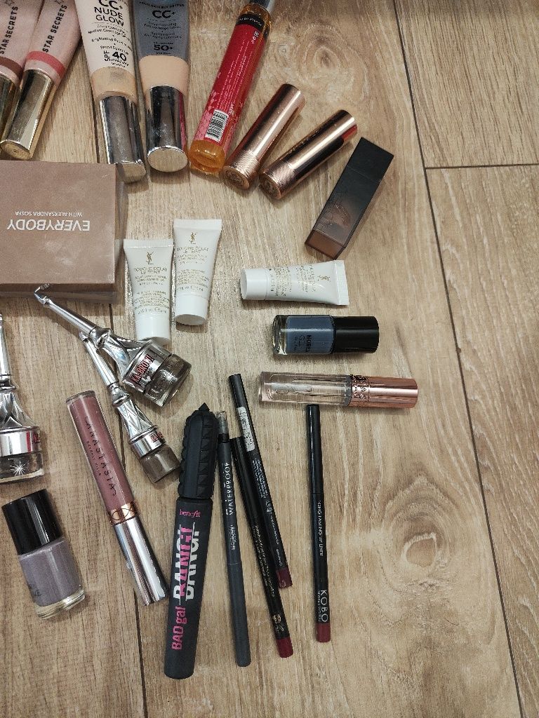 Zestaw kosmetyków bombshell the balm huda IT cosmetics itp