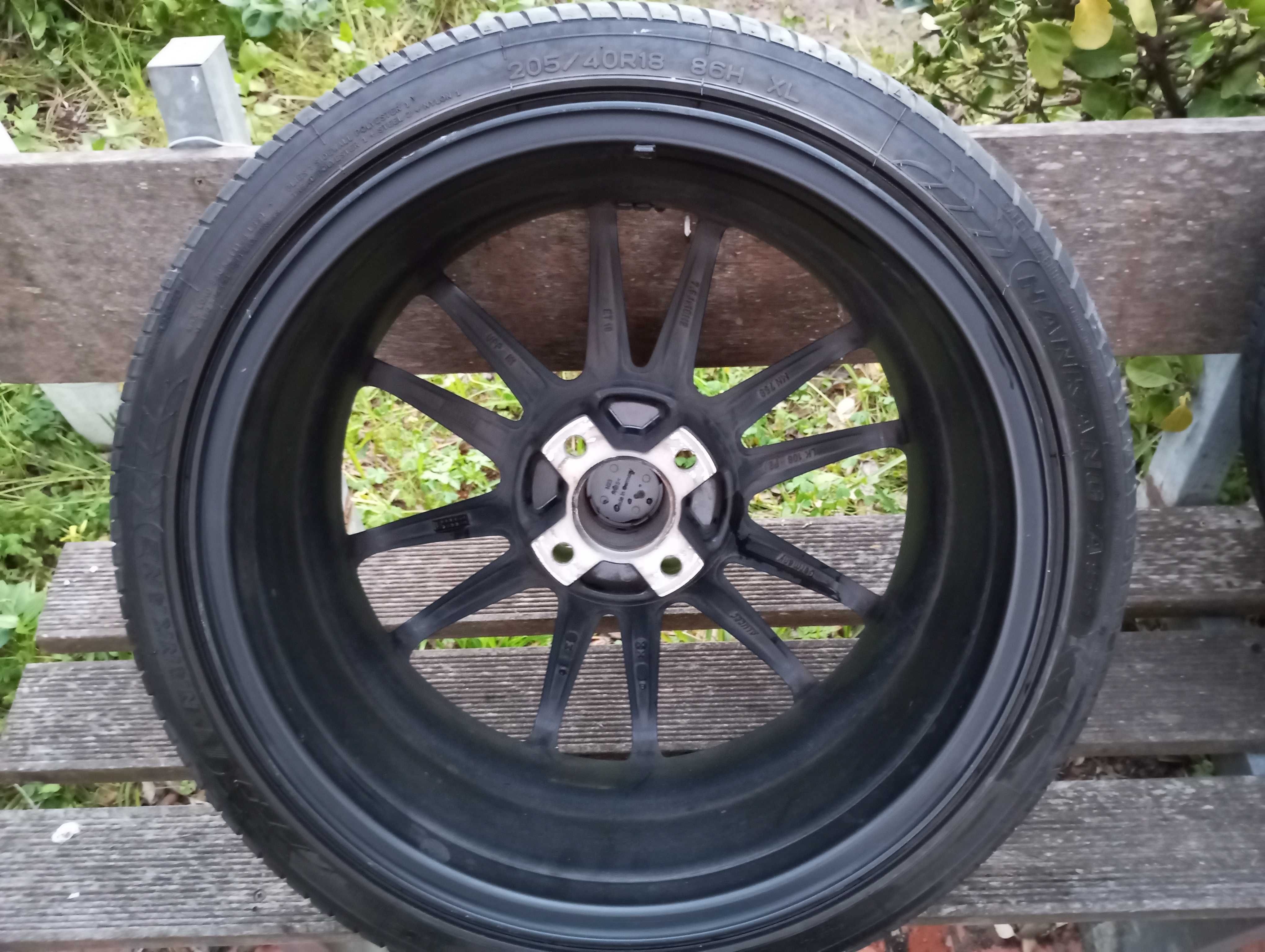 Vendo 4 Jantes Alutec Monstr com pneus Nankang
205/40/18