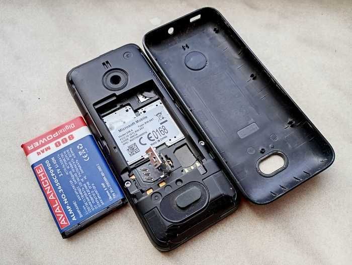 Телефон NOKIA 208 однорточный