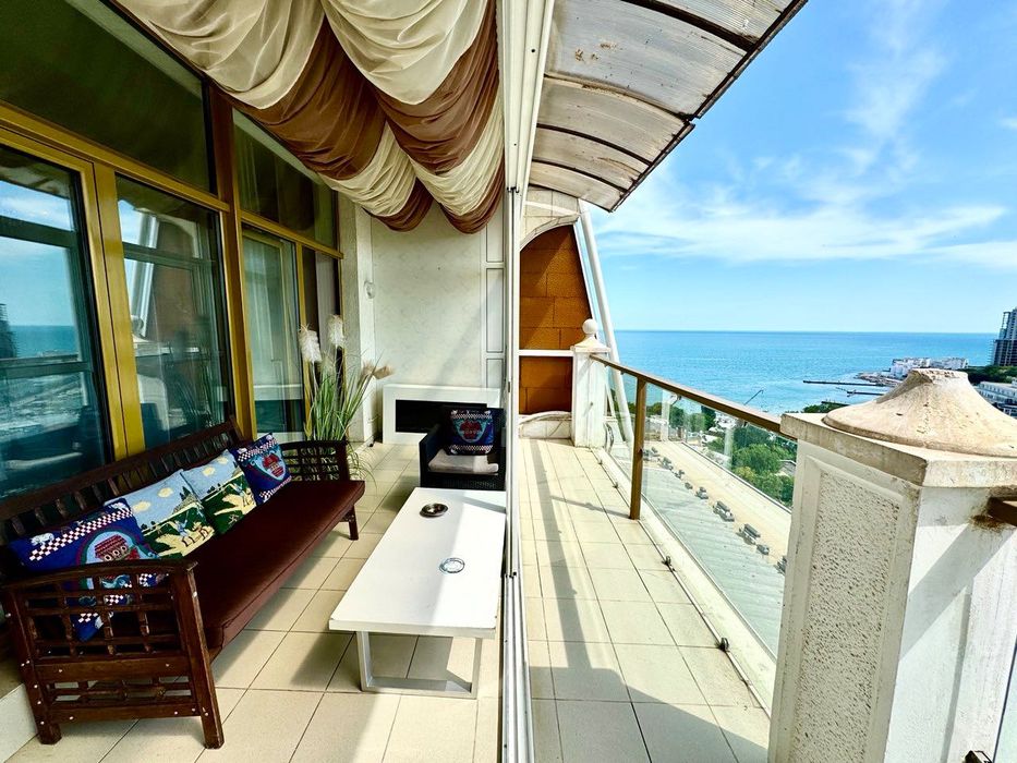 Аркадийский дворец 2 комн.  Панорамный вид моря  огромная Терраса