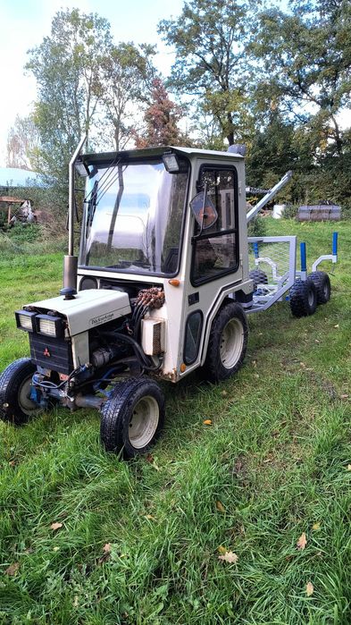 Traktorek Mitsubishi 4x4 przyczepa do lasu