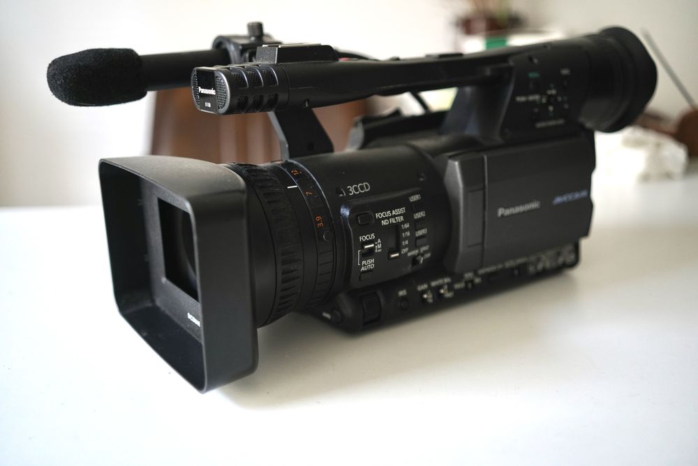 Kamera Panasonic hmc151e