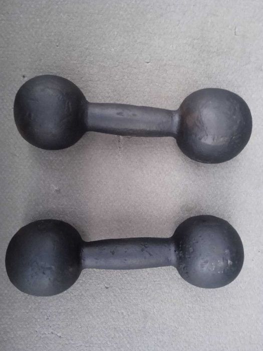 Гантели для фитнеса литые пара по 4 кг гири