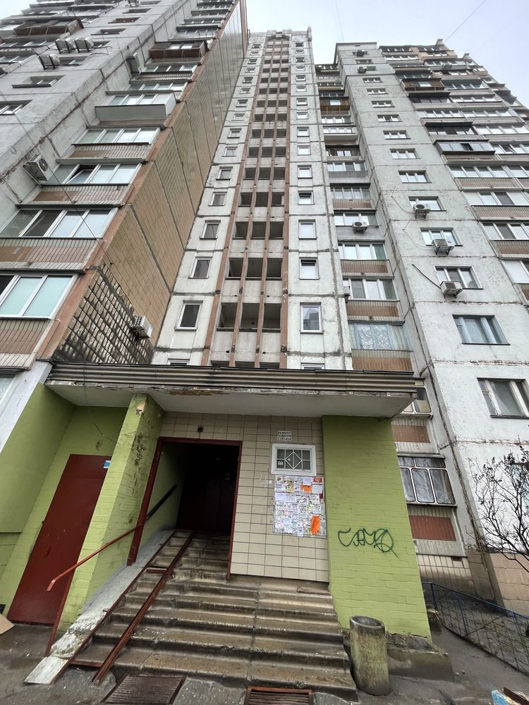 Продам 3 кімнатну квартиру Екстер 4 Троєщина