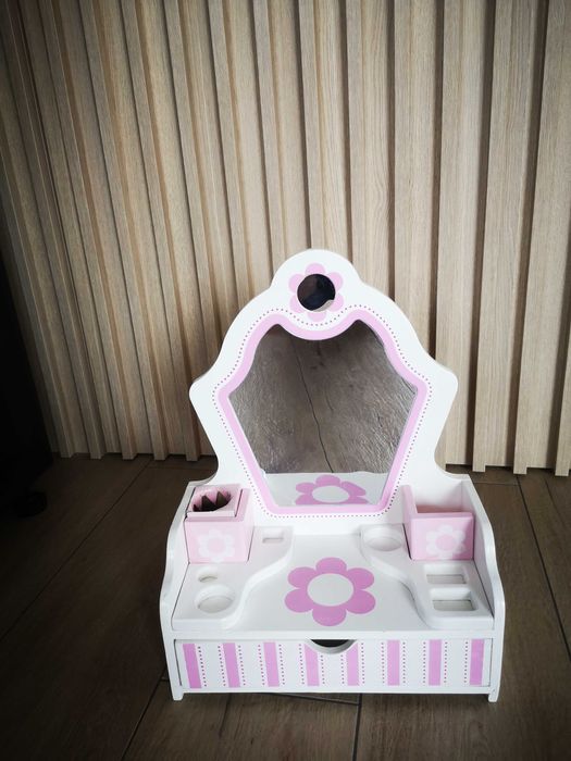 Toaletka drewniana do zabawy