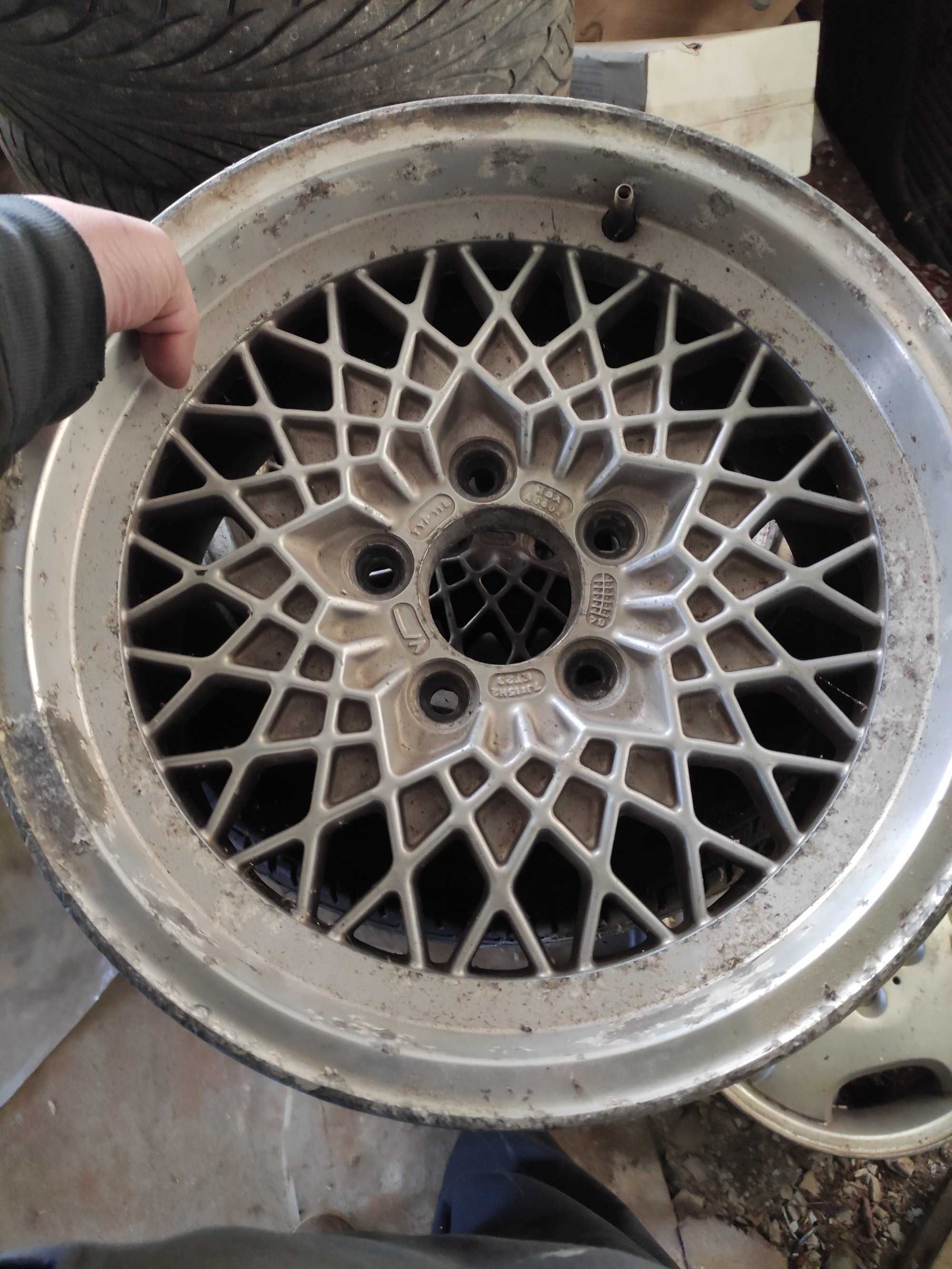 Oryginalne Alufelgi  Mercedes 5x112 15" 7J ET23 W201 W124 W123 W126