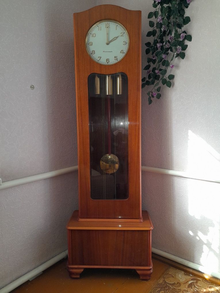 Продам напольные часы Янтарь