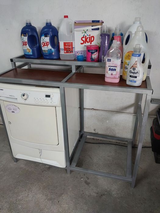 Suportes para máquinas e estendais com rodas