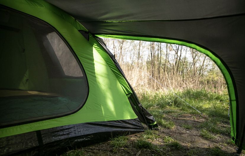 Duży namiot turystyczny 3 osobowy wodoodporny