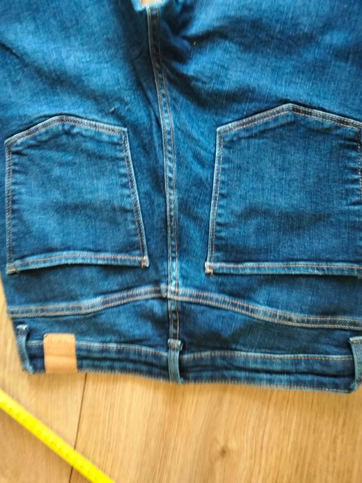 Jeansy dzwony ,,Bershka"