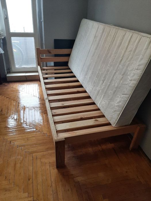 Ліжко з матрацом