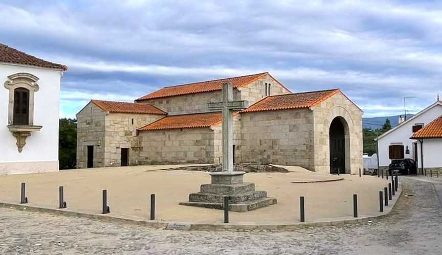 Venda Conjunta de 2 Moradias — Excelente Oportunidade de Investimento