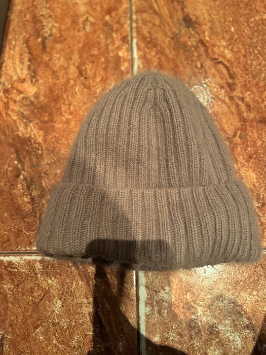 Ангорові шапки колір пудра та сірий ,стан ідеальний