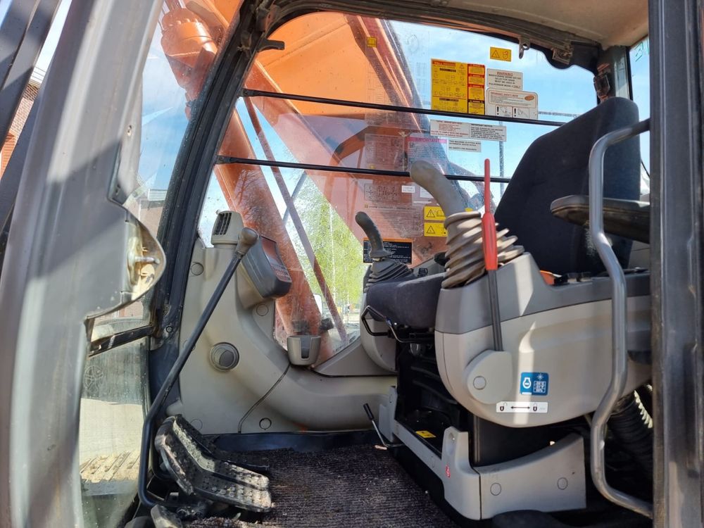 Продам экскаватор Hitachi Zx  210 lc , 2012 г