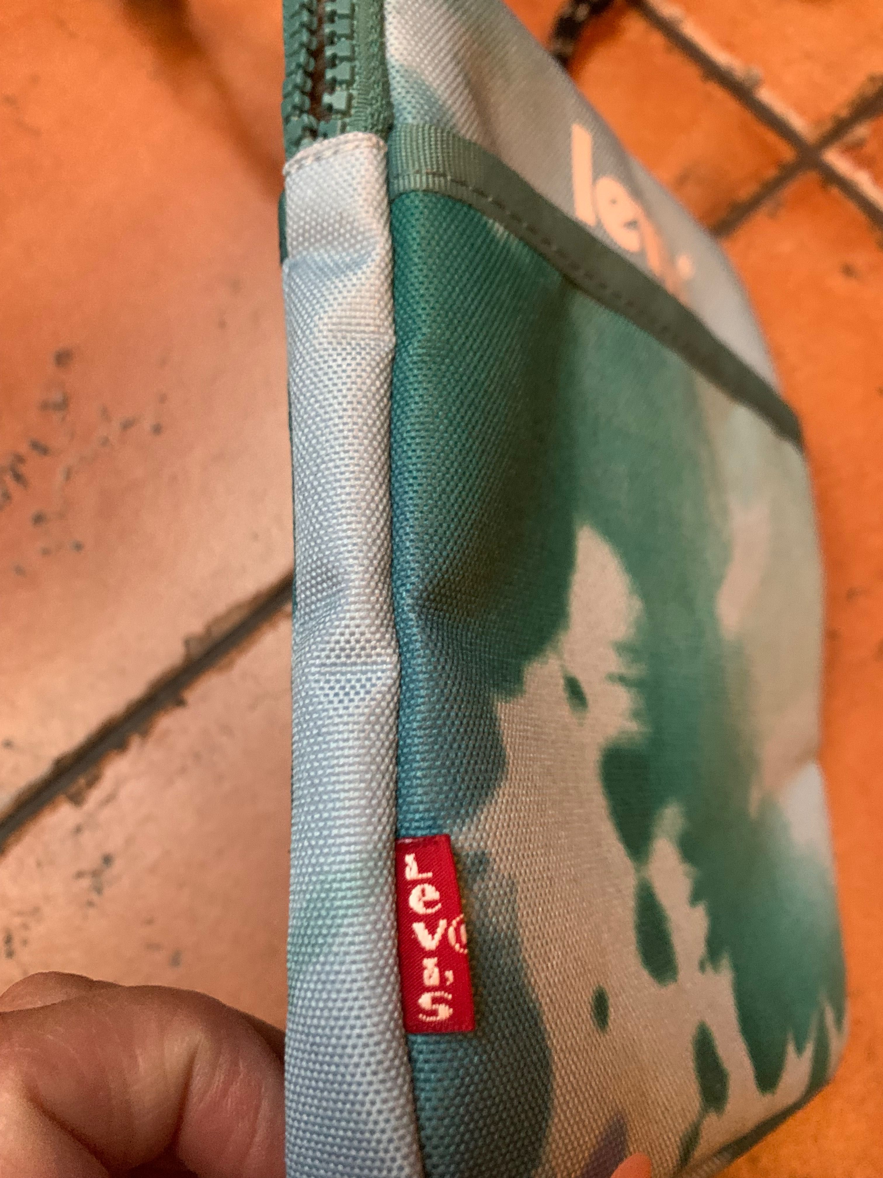Levis saszetka turystyczna na szyję torebka na dokumenty
