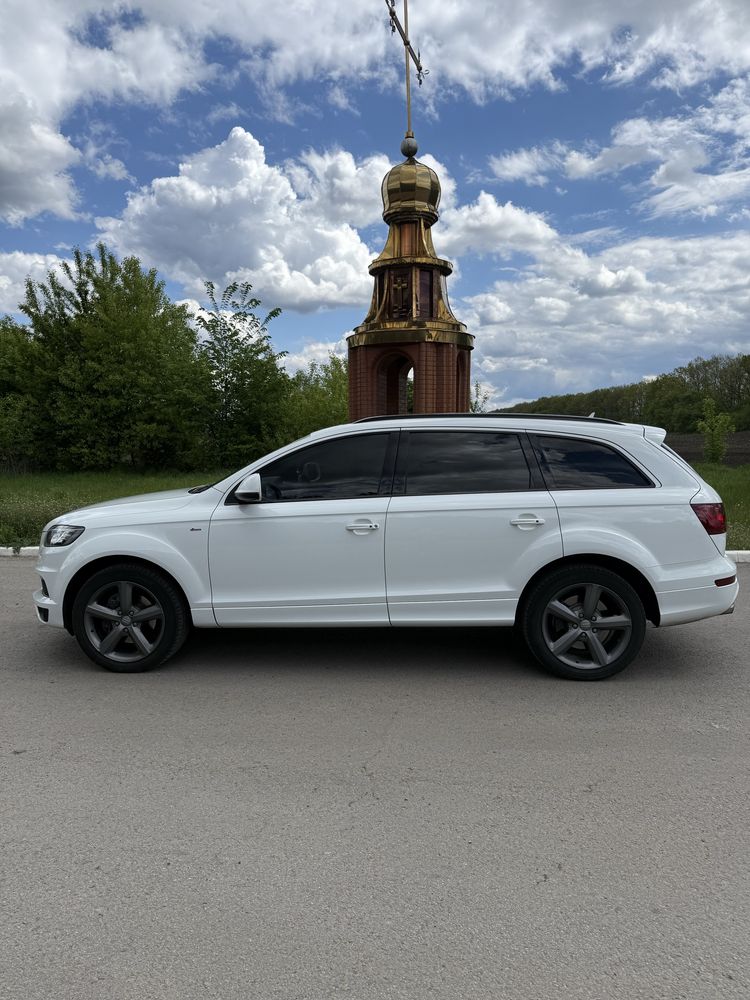 Audi Q7 4.2 tdi s-line в ідеальному стані.