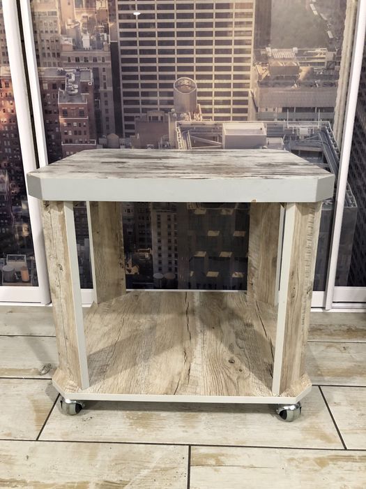 Стіл на колесах/ журнальний стіл на колесах