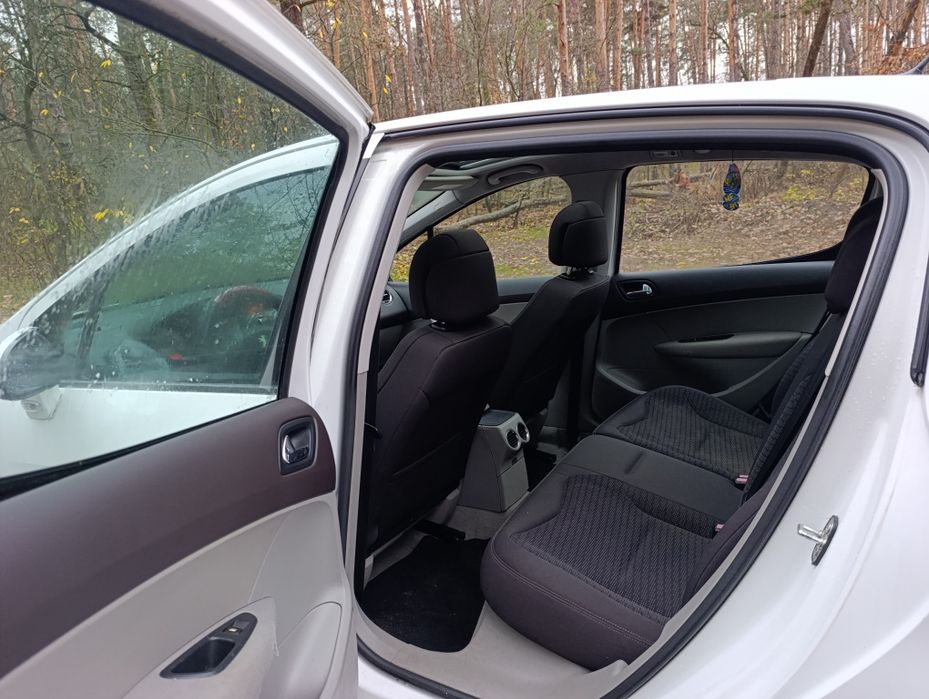 Пежо 308 автомат, клімат,панорама