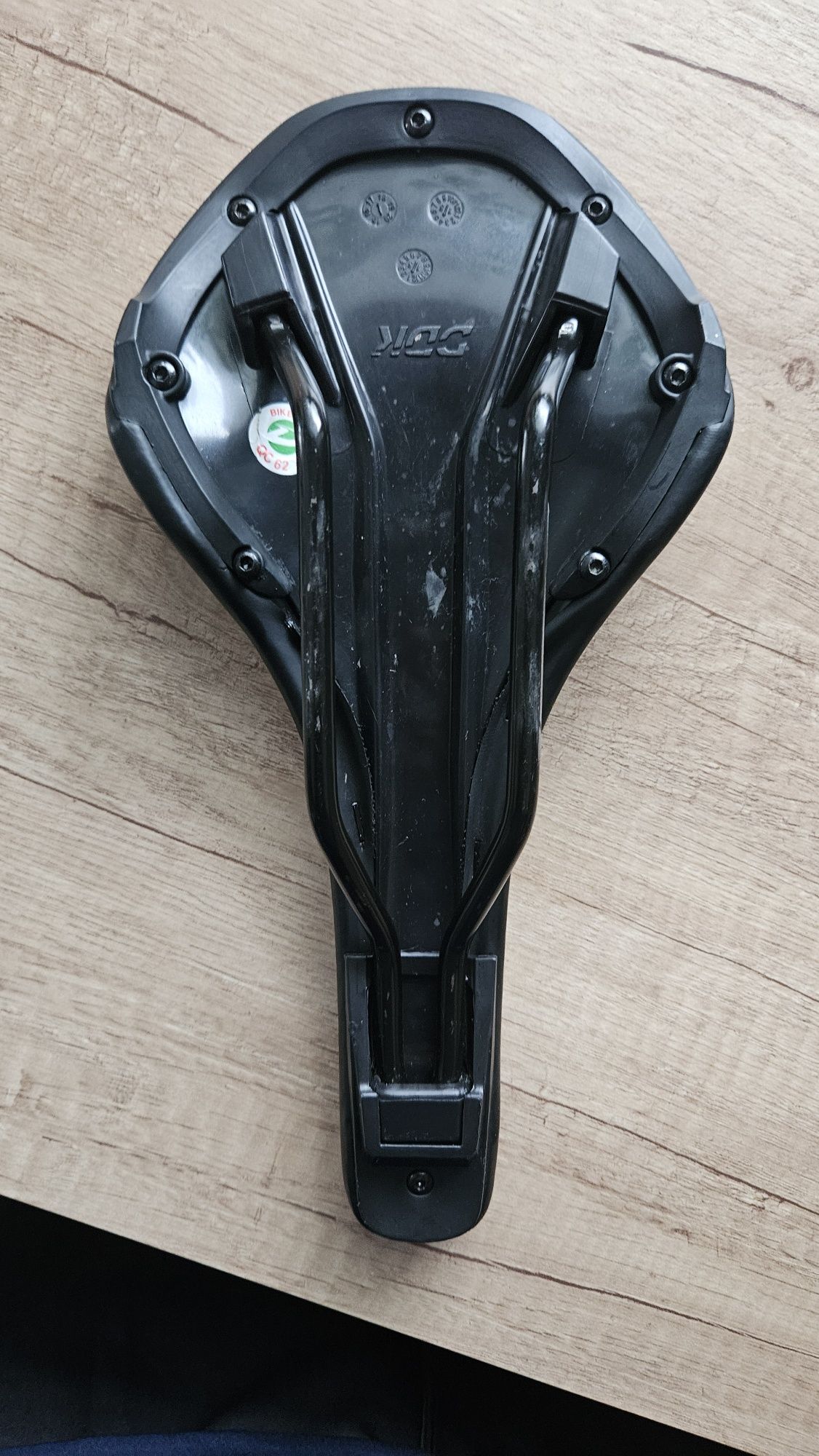 Siodelko syncros  fl 2.5 145mm