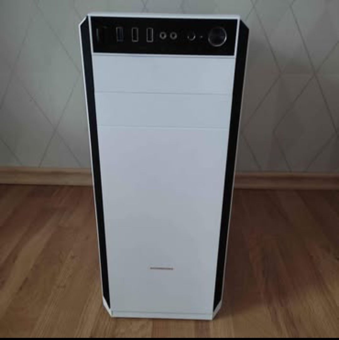Komputer stacjonarny+ monitor